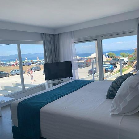 Ocean Blue Suites Ierissos Bagian luar foto