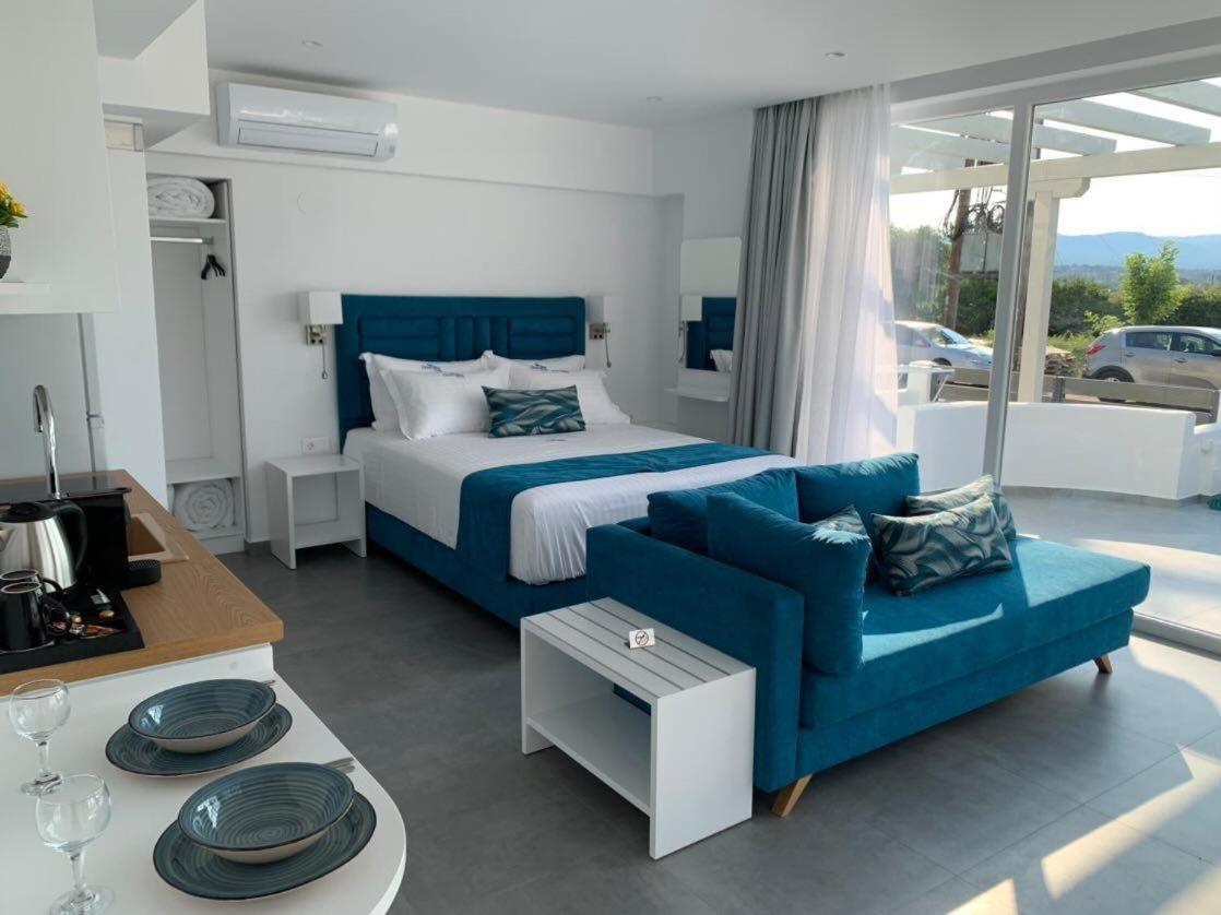 Ocean Blue Suites Ierissos Bagian luar foto