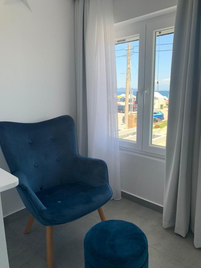 Ocean Blue Suites Ierissos Bagian luar foto