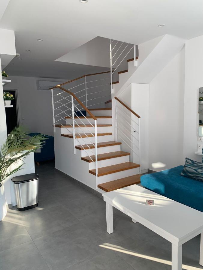 Ocean Blue Suites Ierissos Bagian luar foto